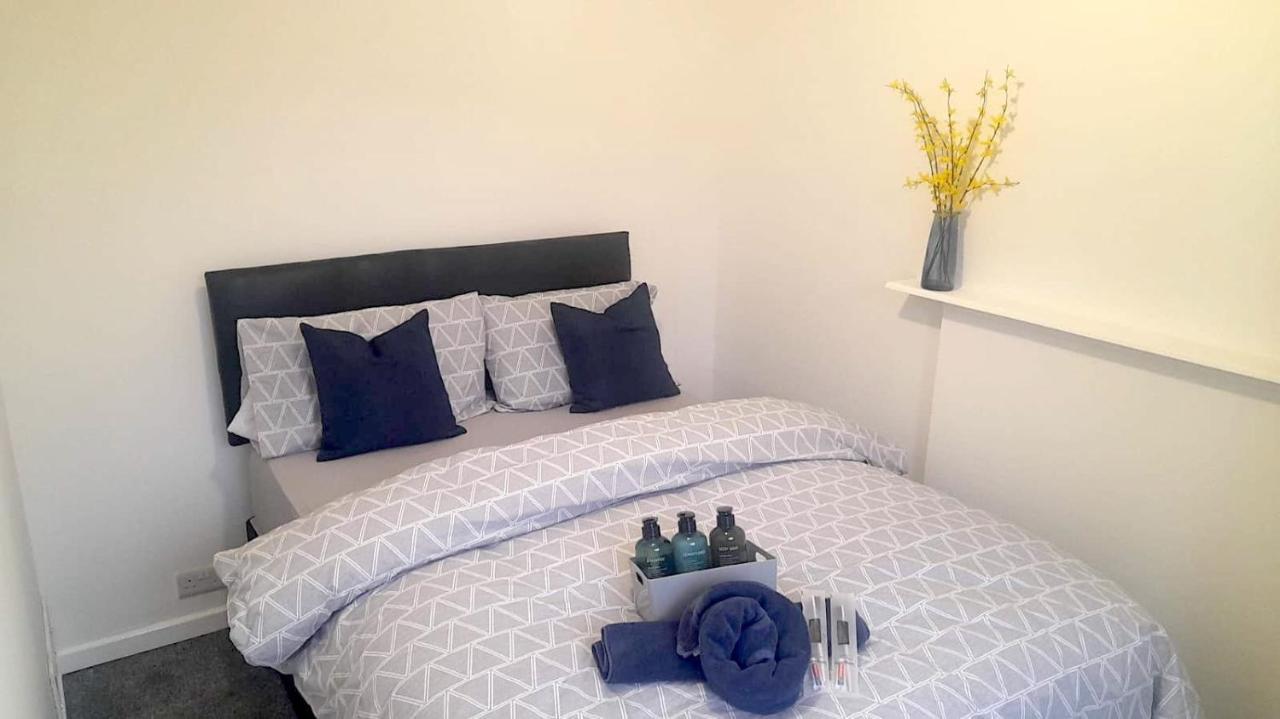 Move Inn Estates - Multiple Rooms Λονδίνο Εξωτερικό φωτογραφία