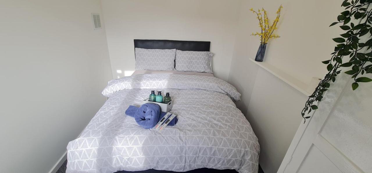 Move Inn Estates - Multiple Rooms Λονδίνο Εξωτερικό φωτογραφία