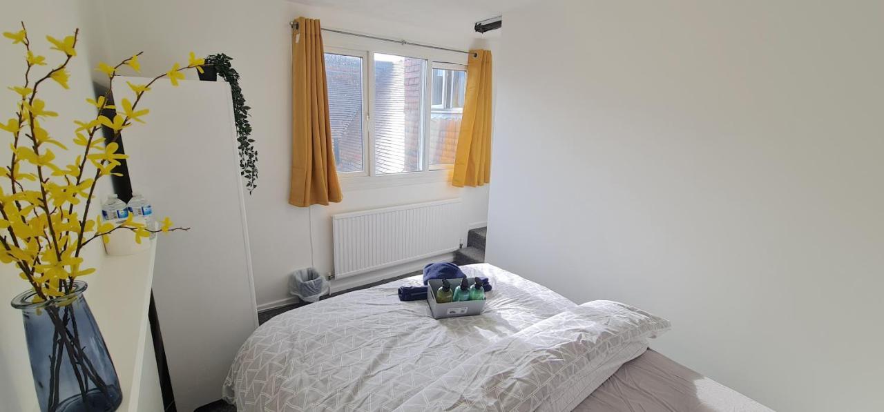Move Inn Estates - Multiple Rooms Λονδίνο Εξωτερικό φωτογραφία